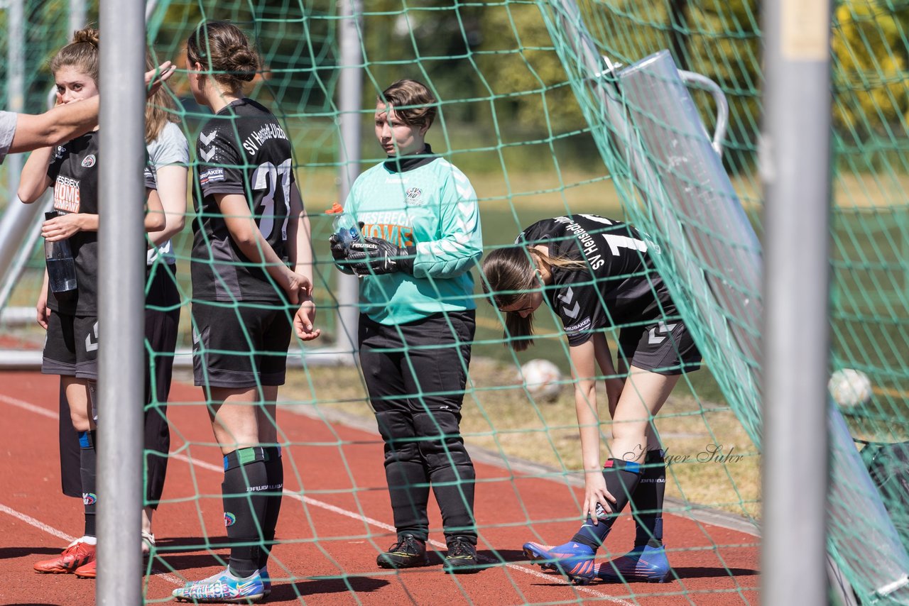 Bild 108 - wBJ SV Henstedt Ulzburg - TuS Rotenhof : Ergebnis: 12:0